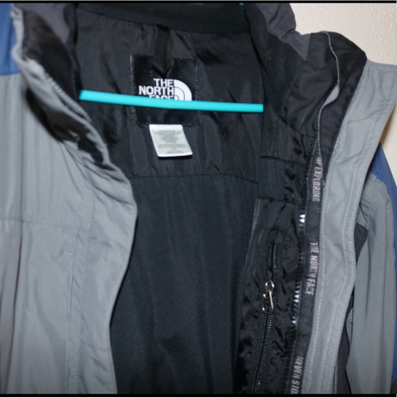 North face female jacket - Picture 5 of 7